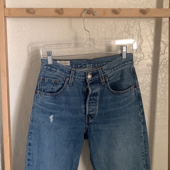 Levi’s 501 Original Straight Button Fly Distressed - Picture 3 of 9